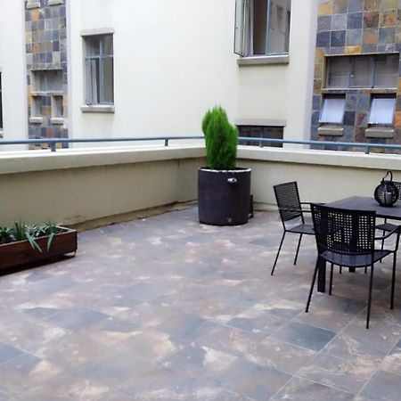 Mabungubwe Hotel Apartments - Home Away From Home Йоханнесбург Экстерьер фото