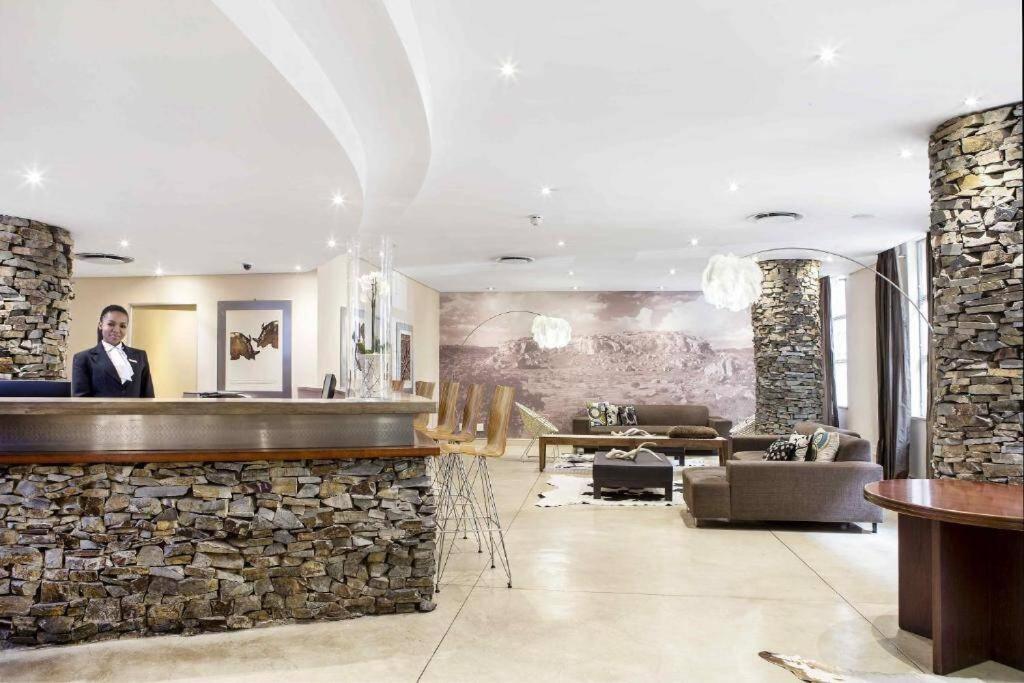 Mabungubwe Hotel Apartments - Home Away From Home Йоханнесбург Экстерьер фото