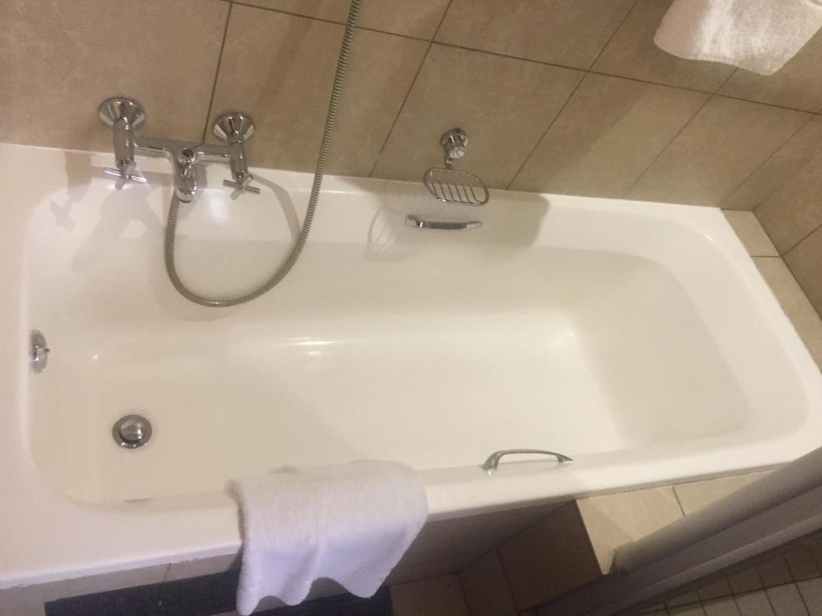 Mabungubwe Hotel Apartments - Home Away From Home Йоханнесбург Экстерьер фото