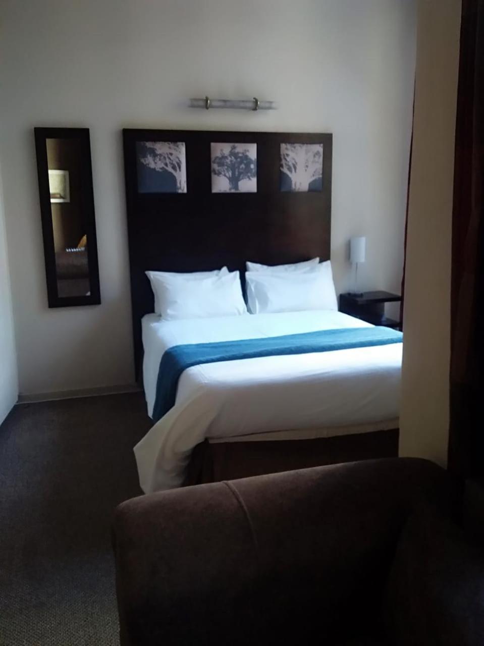 Mabungubwe Hotel Apartments - Home Away From Home Йоханнесбург Экстерьер фото