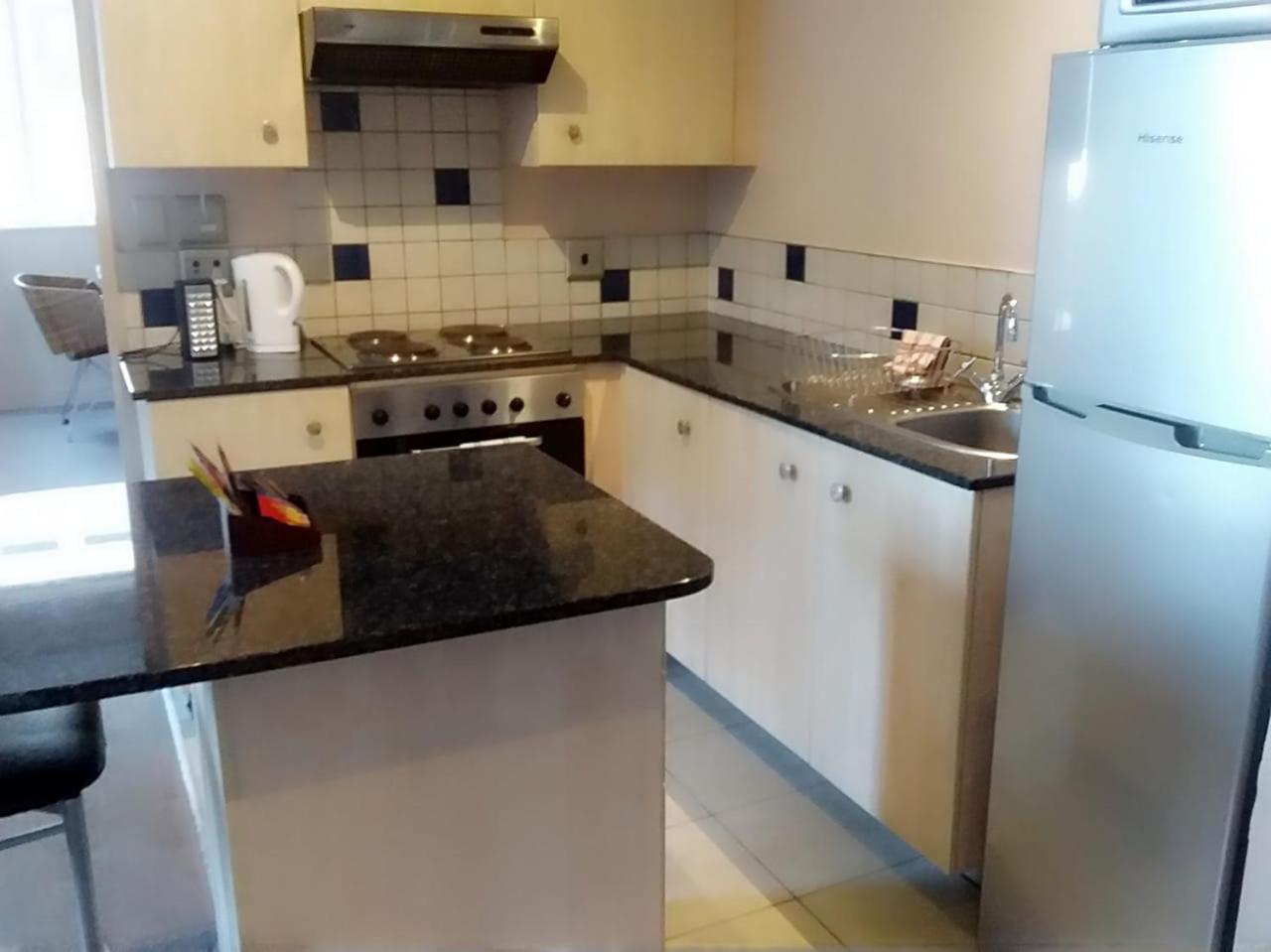 Mabungubwe Hotel Apartments - Home Away From Home Йоханнесбург Экстерьер фото